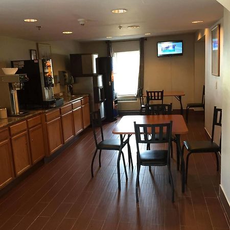 Super 8 By Wyndham Allentown Ngoại thất bức ảnh