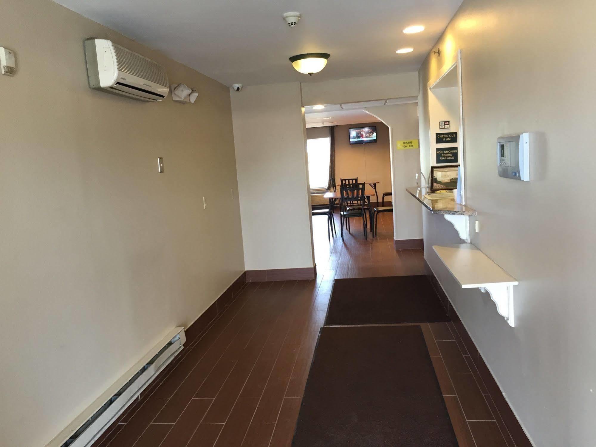 Super 8 By Wyndham Allentown Ngoại thất bức ảnh